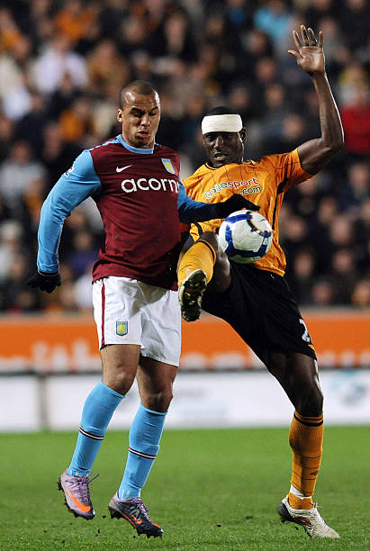 但在幕后默 但在幕后默